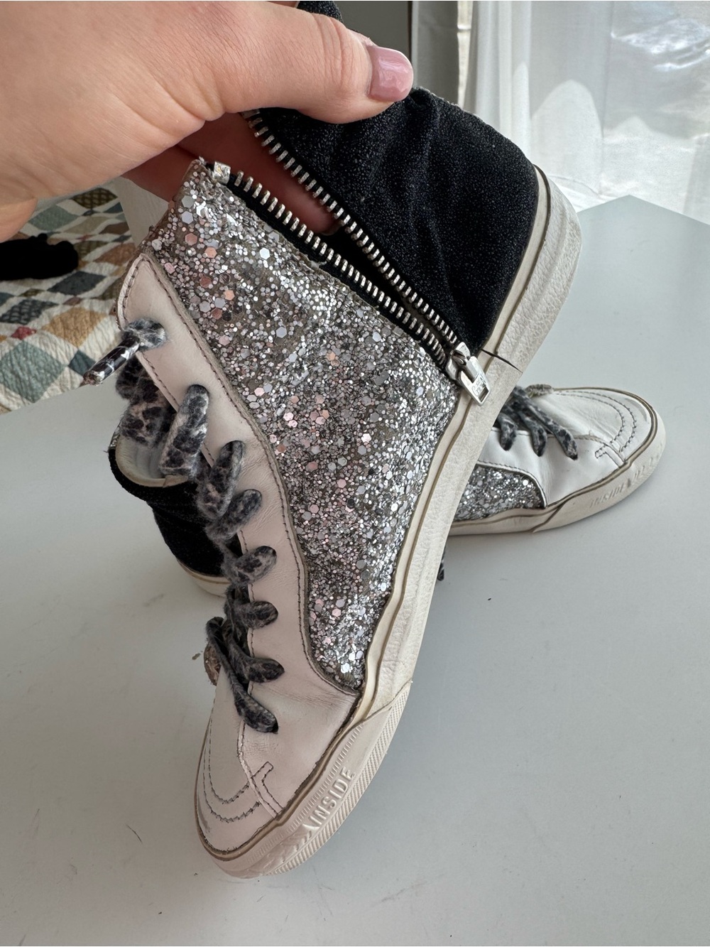 Golden Goose Mid Star High Top Sneakers
High-Top Glitter Star Sneakers 10, 5 - Picture 13 of 17
